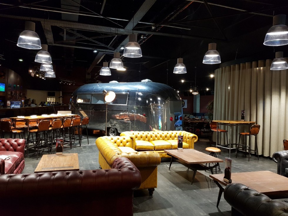 Luxury Bar Cafe İç Mekan Tasarımı Chester Koltuk Modelleri Chester Koltuk